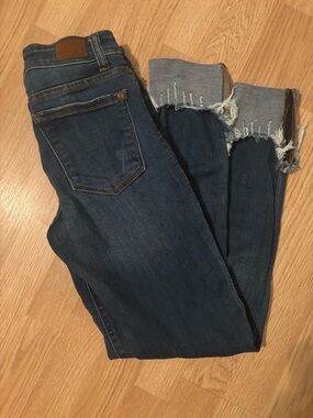 Judy Blue Dark Blue Distressed Cuffed Ankle Jeans. Size 3/26. NWOT